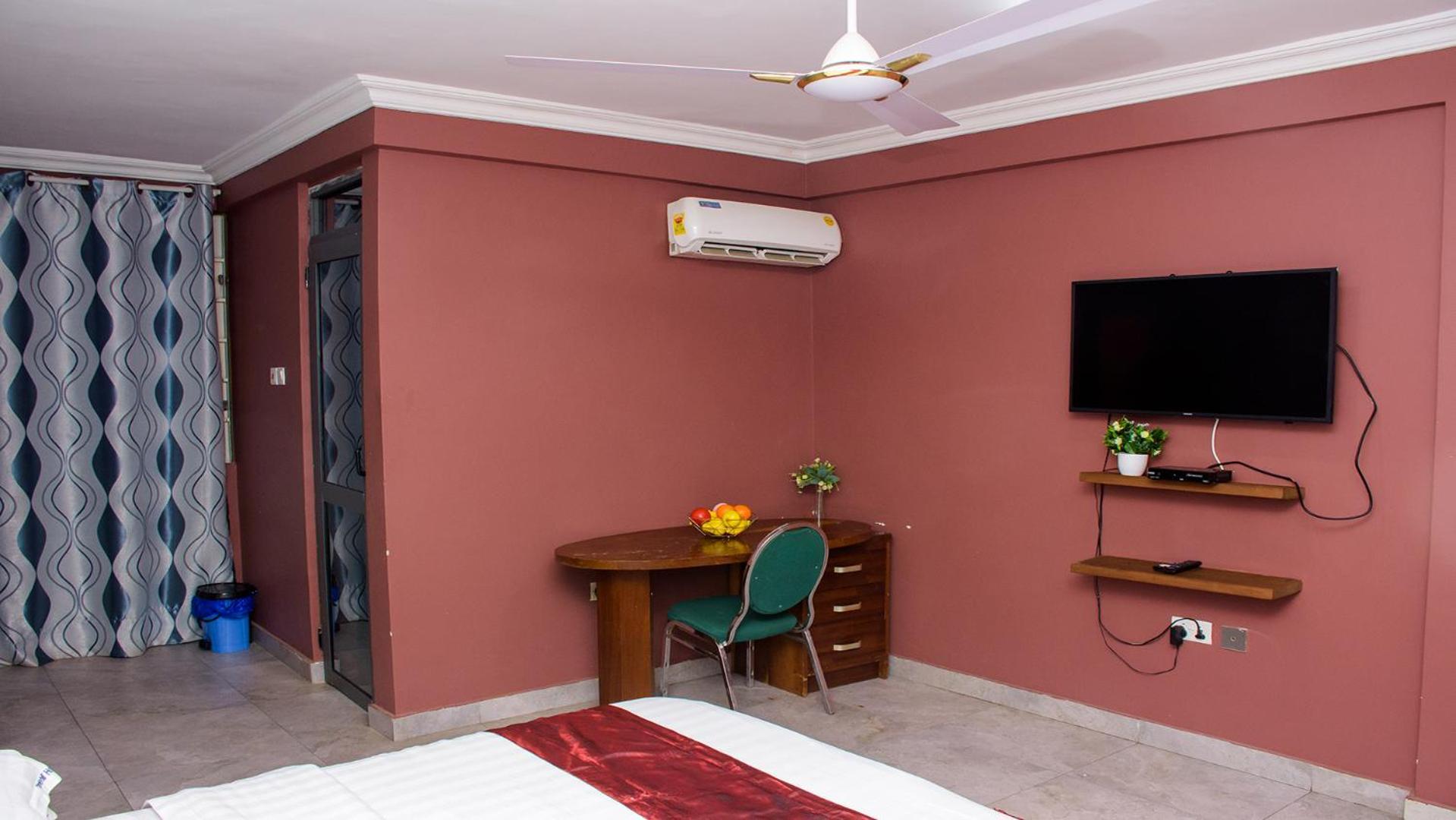 Triple Hill Hotel Weija Exterior foto