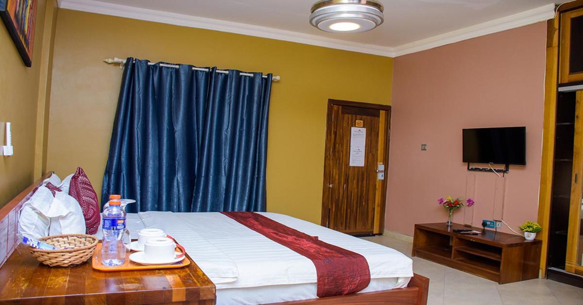 Triple Hill Hotel Weija Exterior foto